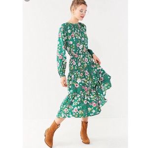 OU Reese Floral Tiered Smocked Midi Dress